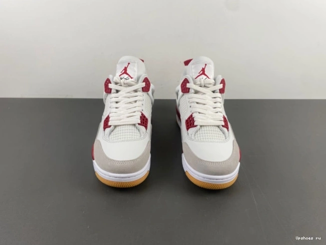 SB   Varsity Red Jordan Retro 4 DR5415-106 0726